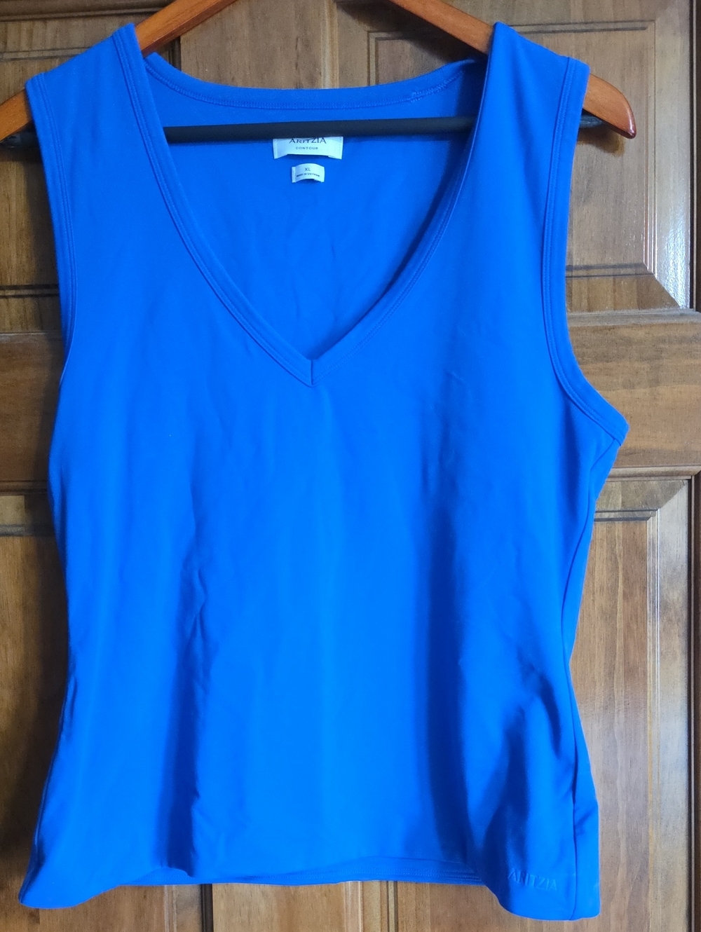Aritzia Women's V-Neck Sleeveless Tank Top - Bright Blue